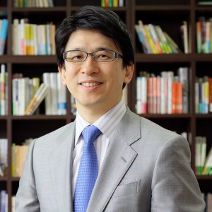 『にほんごであそぼ』の総合指導・齋藤孝の写真